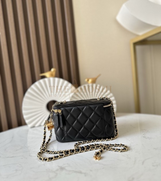 Ch**el Lamskin Leather Vantity Case With Chain Black  Size 17x9.5x8CM Master Quality