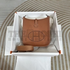 H**me5 Evelyn Bags Master Quality