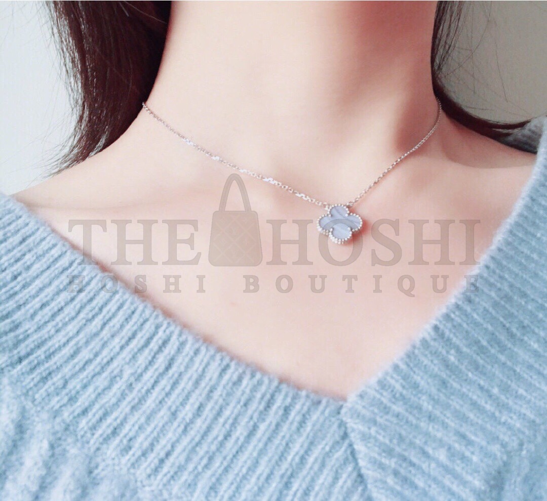 V*n Cl**f & Arpels Purple Chalcedony Clover Necklace, Vintage Alhambra pendant Master Quality