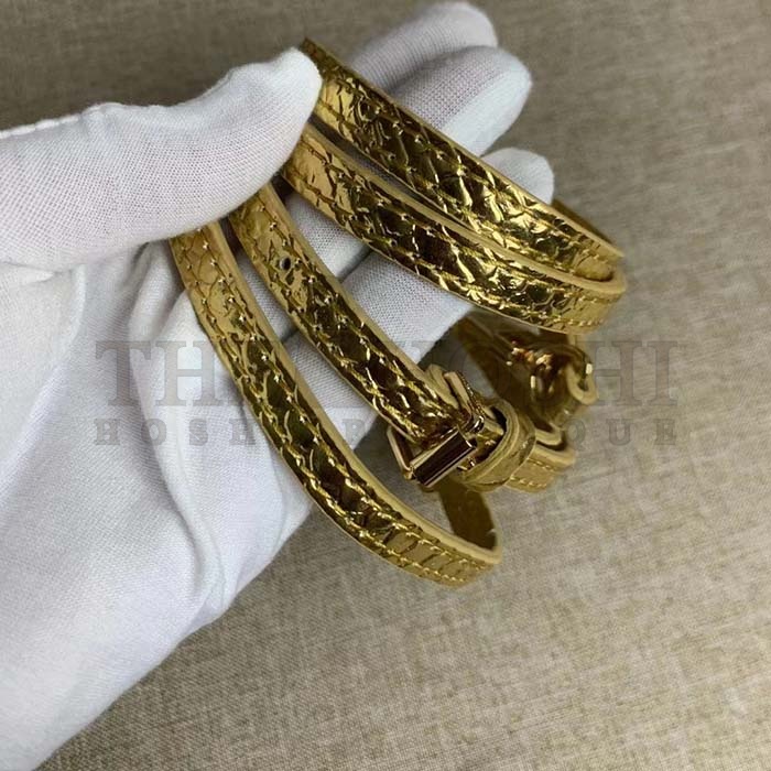 L0vis Vvtt0n LV Women Petite Malle Handbag Metallise Golden Hour Brilliant Alligator Leather Master Quality