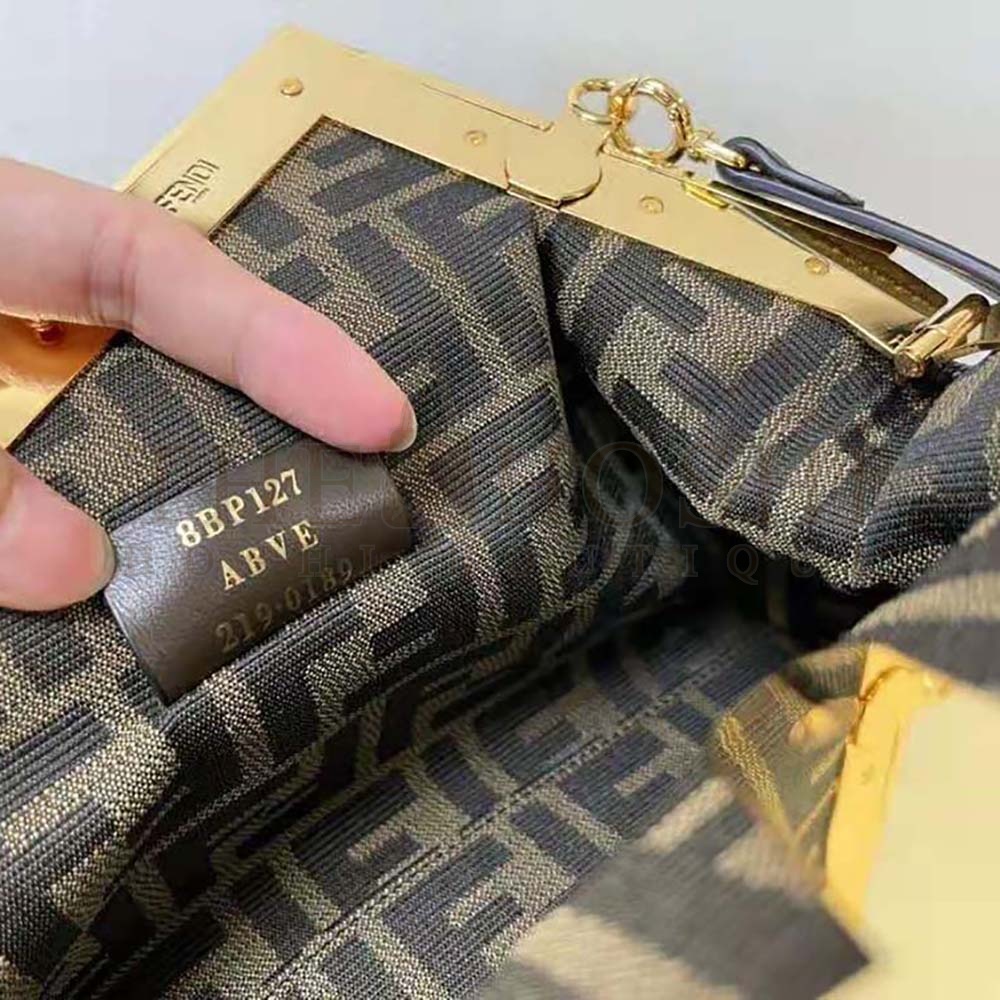 F**di Women First Small Pink Leather Bag Master Quality