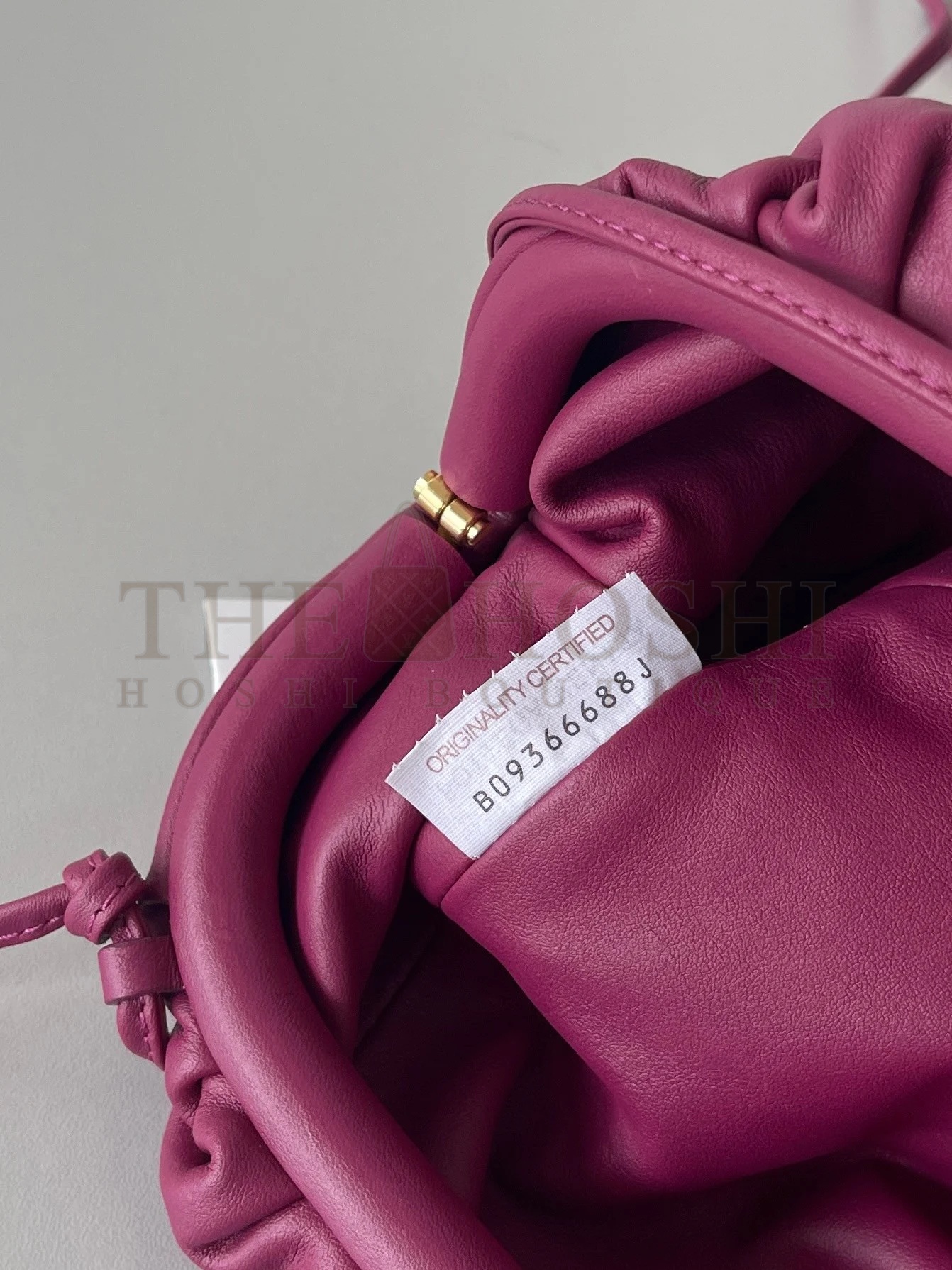 B0tt*ga Ven*ta Mini Pouch with Strap in Cinnabar Calfskin Master Quality