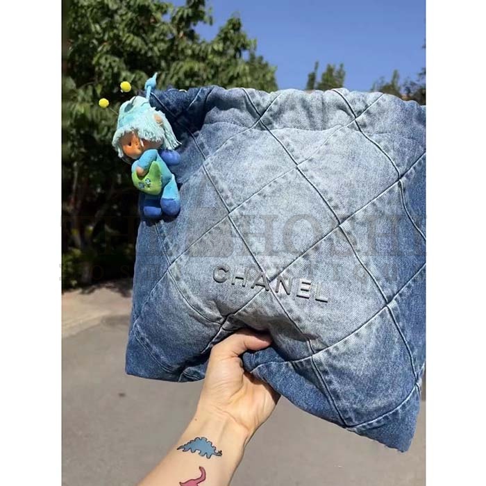 Ch**el Women CC 22 Handbag Washed Denim Silver-Tone Metal Light Blue Master Quality