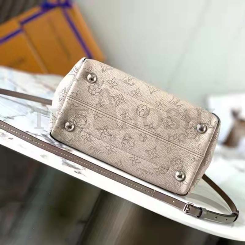 L0vis Vvtt0n LV Women Hina PM Bucket Bag Gray Mahina Perforated Calf Master Quality