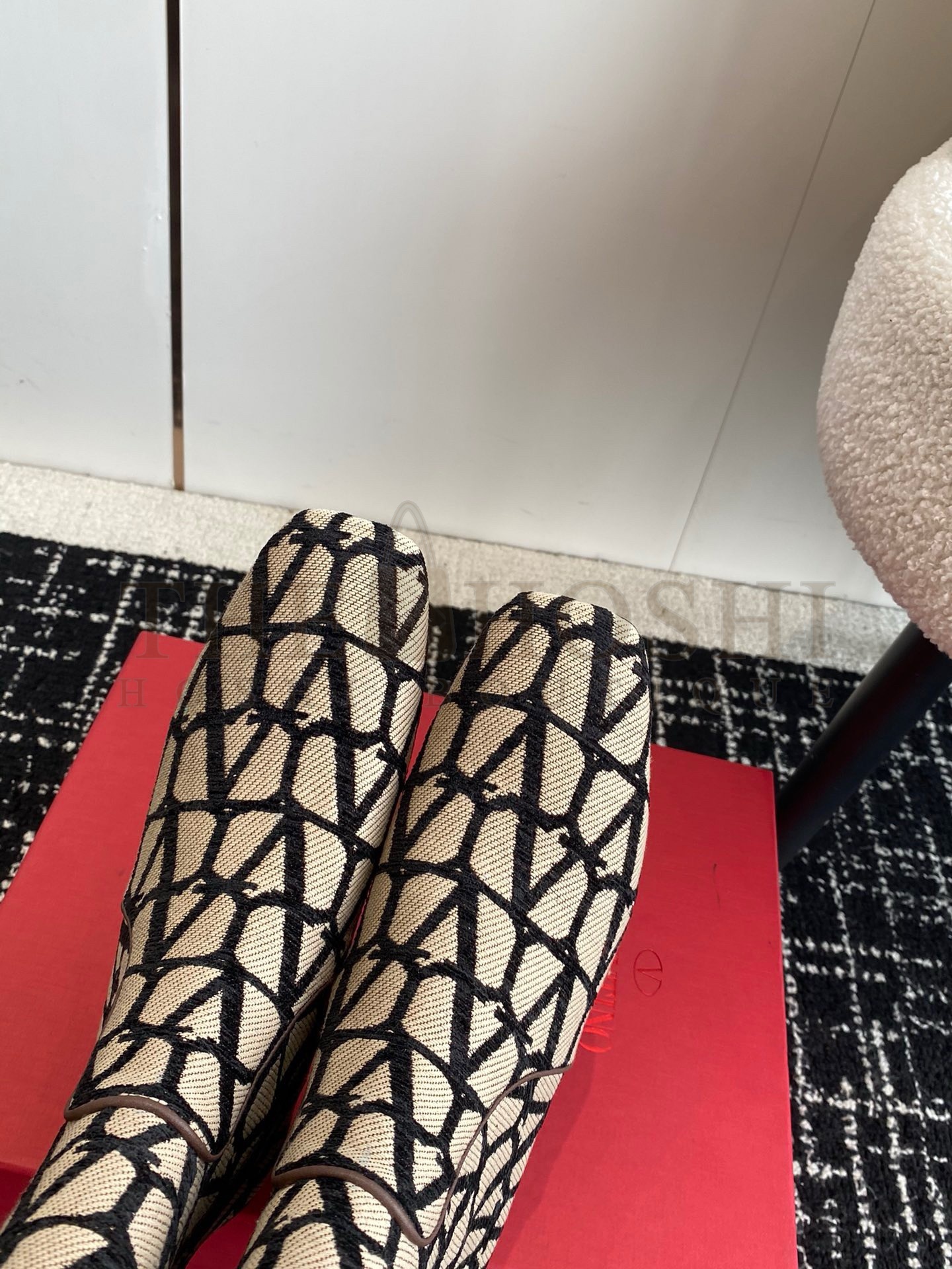 Va1e*ntin0 VLogo Type Knee Boots in Black Toile Iconographe fabric Master Quality