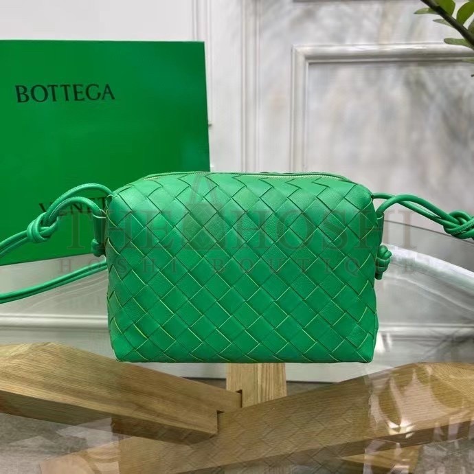 B0tt*ga Ven*ta Mini Loop Bag In Green Intrecciato Lambskin Master Quality