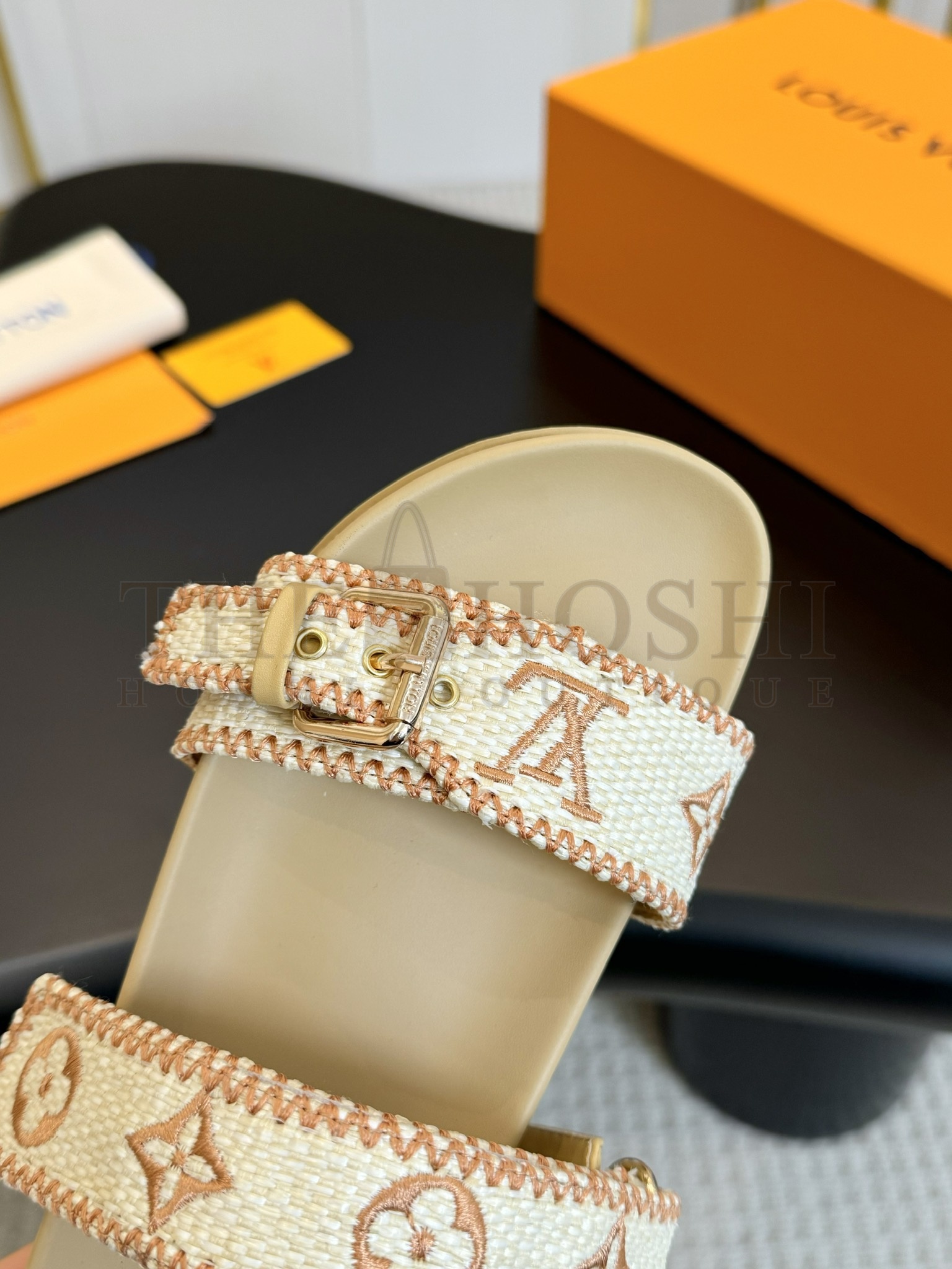 LV slippers sandals Master Quality