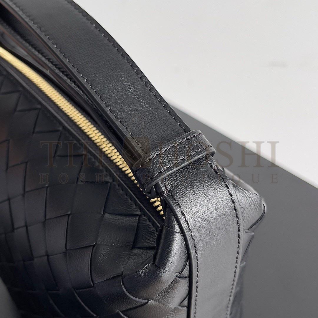 B0tt*ga Ven*ta Mini Wallace Bag in Black Intrecciato Calfskin Master Quality
