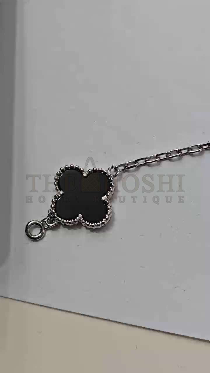 V*n Cl**f & Arpels Clover Bracelet, Vintage Alhambra bracelet, 5 motifs Master Quality