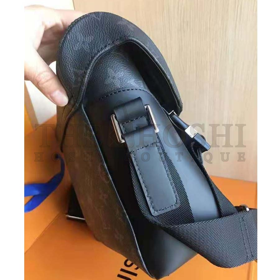 L0vis Vvtt0n LV Men Messenger PM Voyager Bag in Monogram Eclipse Canvas-Black Master Quality