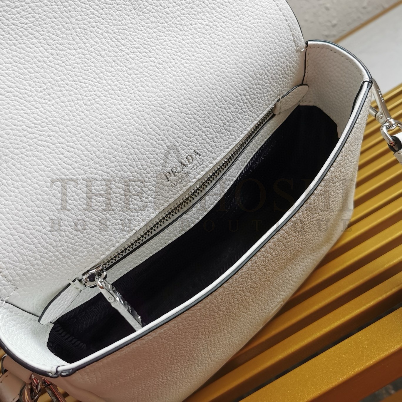 Pra*a Flap Shoulder Bag in White Grained Leather Master Quality