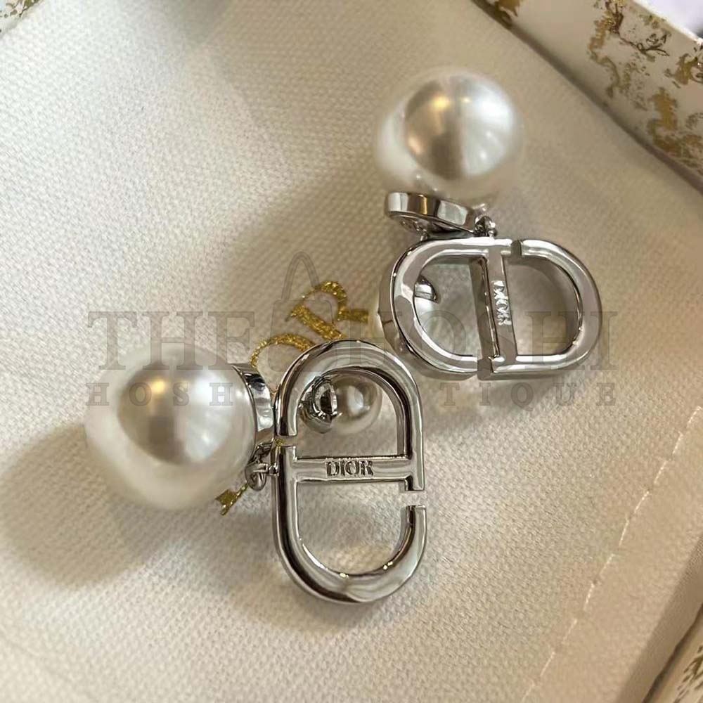 D10r Women Tribales Earrings Silver-Finish Metal with White Resin Pearls and Silver-Tone Crystals Master Quality