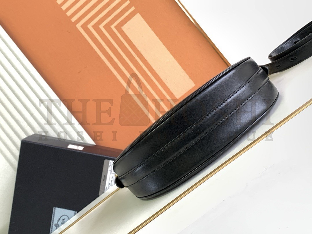 Pra*a Arque Shoulder Bag in Black Leather Master Quality