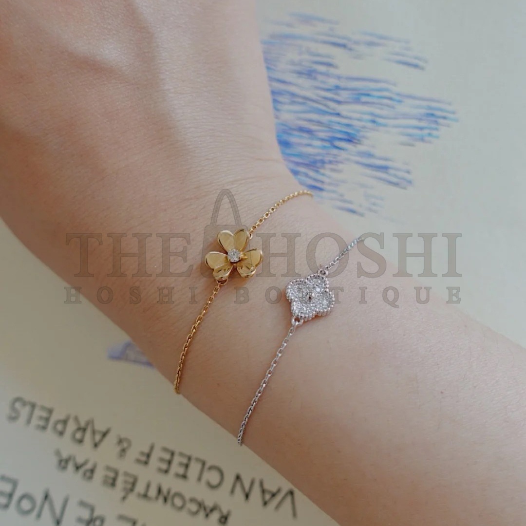 V*n Cl**f & Arpels Three Flowers Bracelet, Frivole bracelet Master Quality