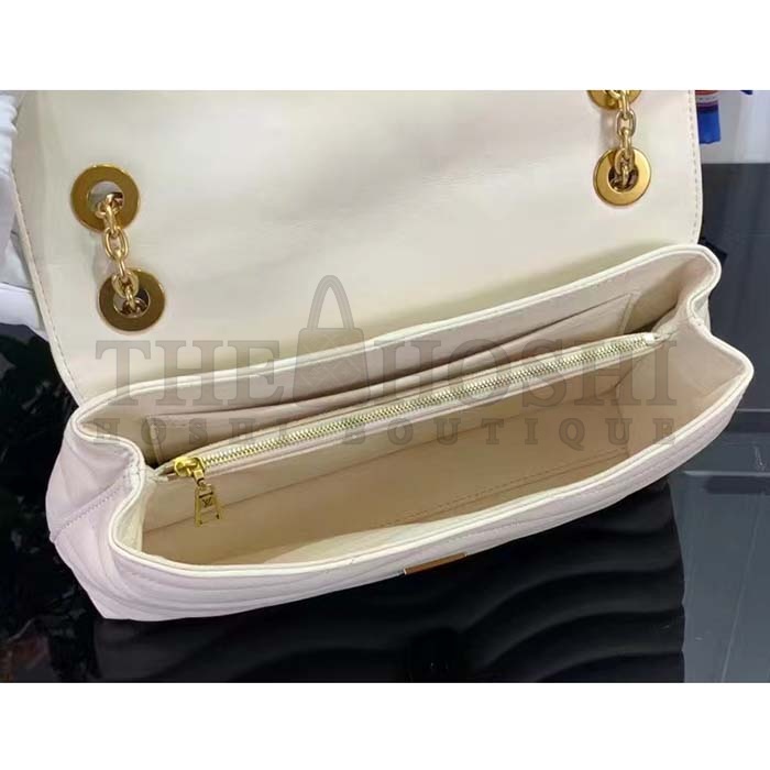 L0vis Vvtt0n LV Women New Wave Chain Bag GM Ivory Quilted Smooth Calf Leather Master Quality