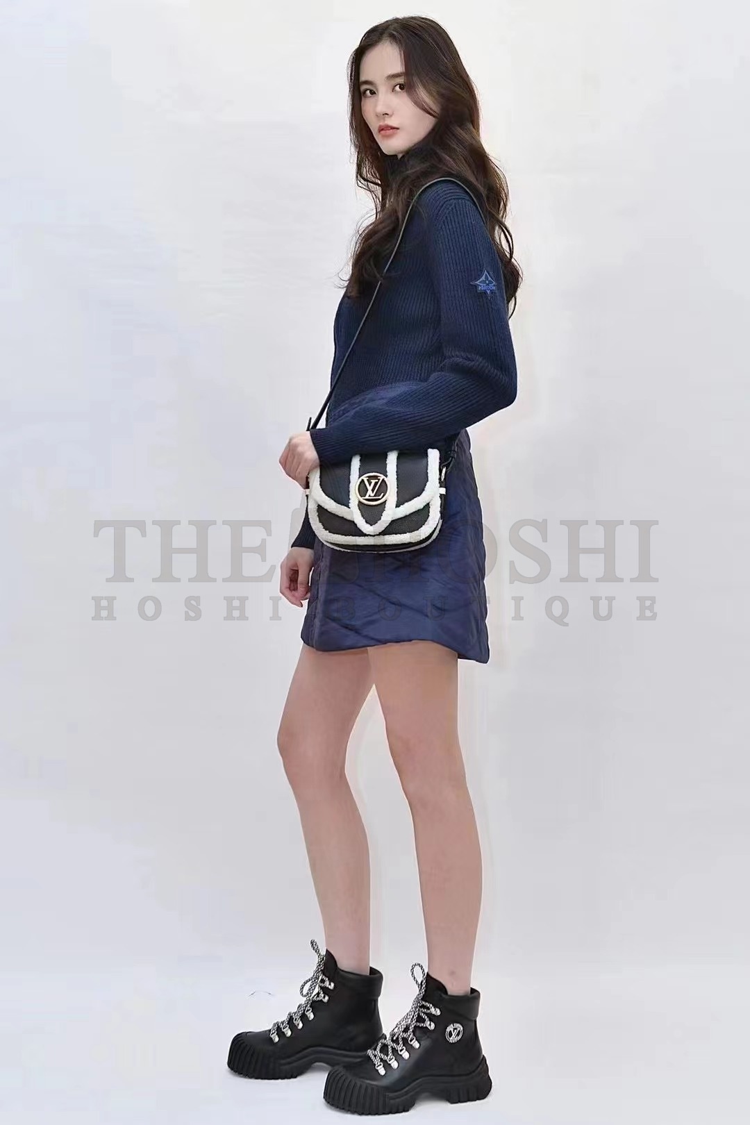 L0vis Vvtt0n Women Shoes LV Ruby Flat Ankle Boot Black Rubberized Calf Leather boots Master Quality