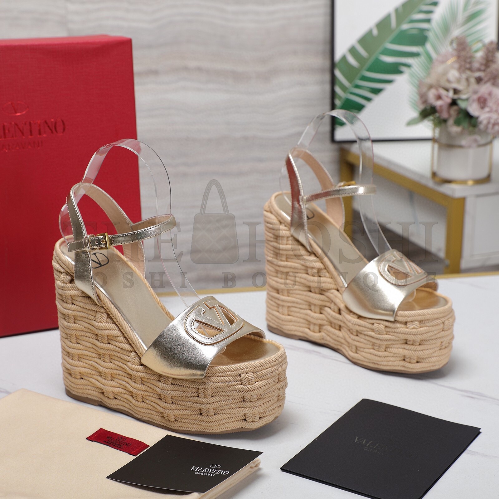 Va1e*ntin0 VLogo Cut-out Espadrille Wedge Sandals in Gold Metallic Leather Master Quality