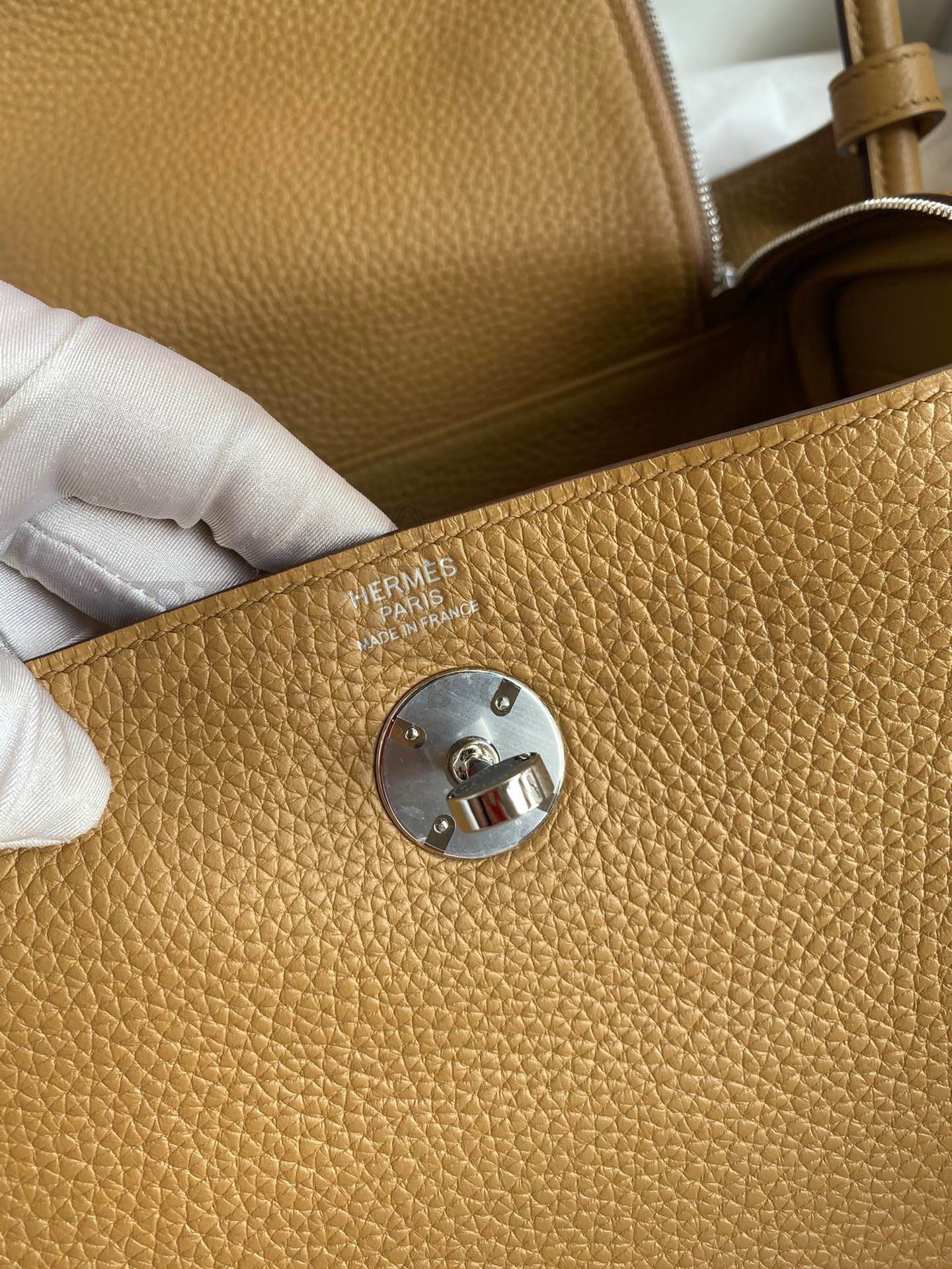 H**me5 Lindy 26 Handmade Bag In Biscuit Clemence Leather Master Quality