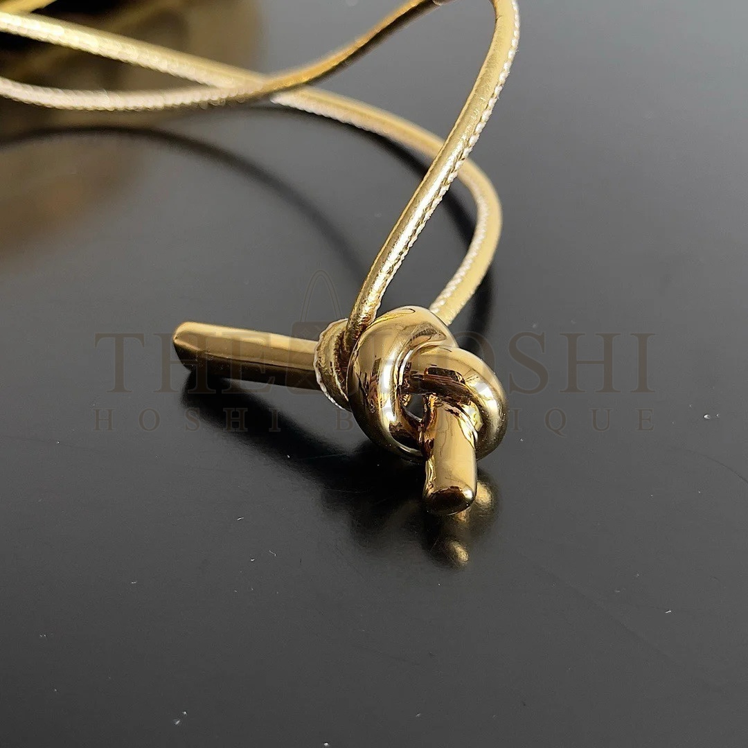 B0tt*ga Ven*ta Andiamo Clutch with Handle in Gold Metallic Leather Master Quality