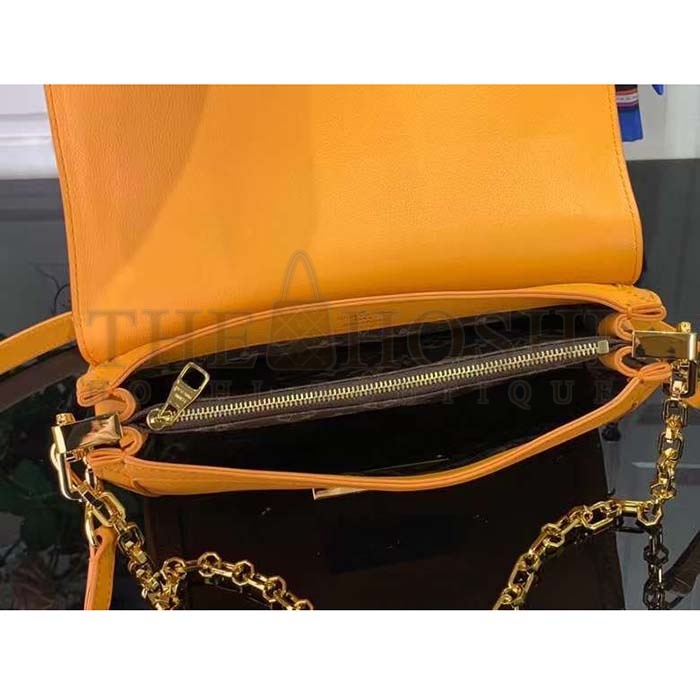 L0vis Vvtt0n LV Women Dauphine Soft MM Handbag Apricot Calfskin Leather M25048 Master Quality