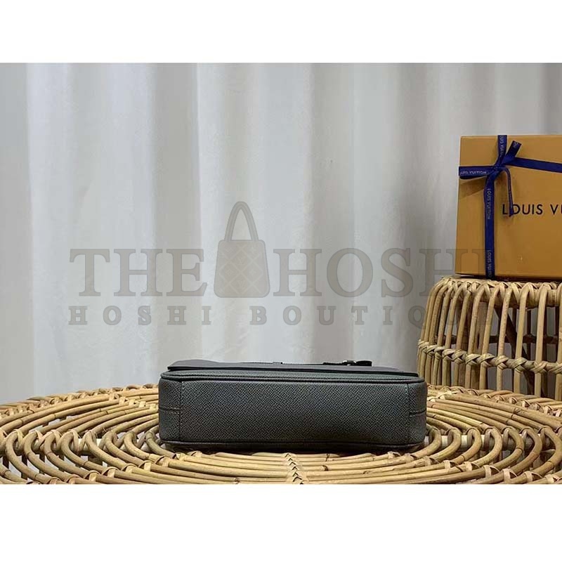 L0vis Vvtt0n LV Men District PM Bag Glacier Taiga Cowhide Leather Master Quality