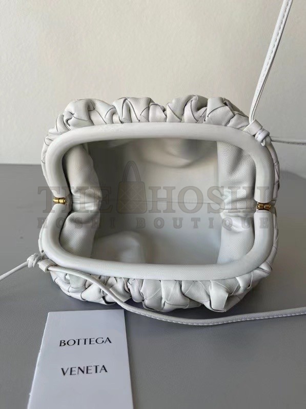 B0tt*ga Ven*ta Mini Pouch In White Intrecciato Lambskin Master Quality