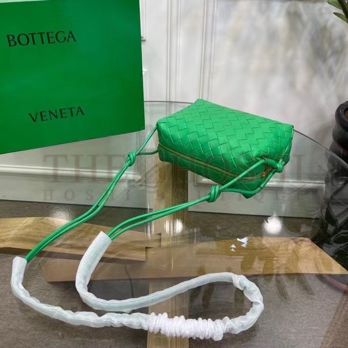 B0tt*ga Ven*ta Mini Loop Bag In Green Intrecciato Lambskin Master Quality