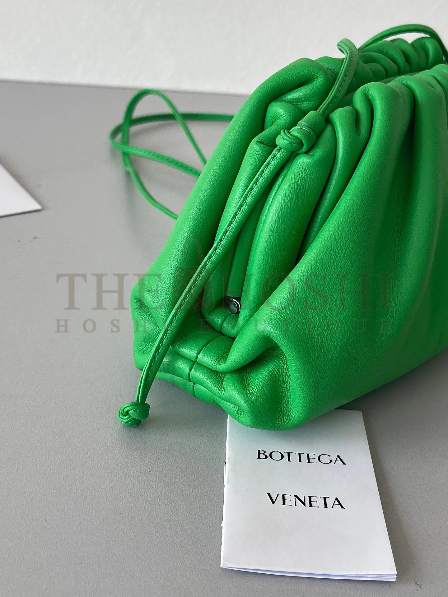 B0tt*ga Ven*ta Mini Pouch with Strap in Parakeet Calfskin Master Quality