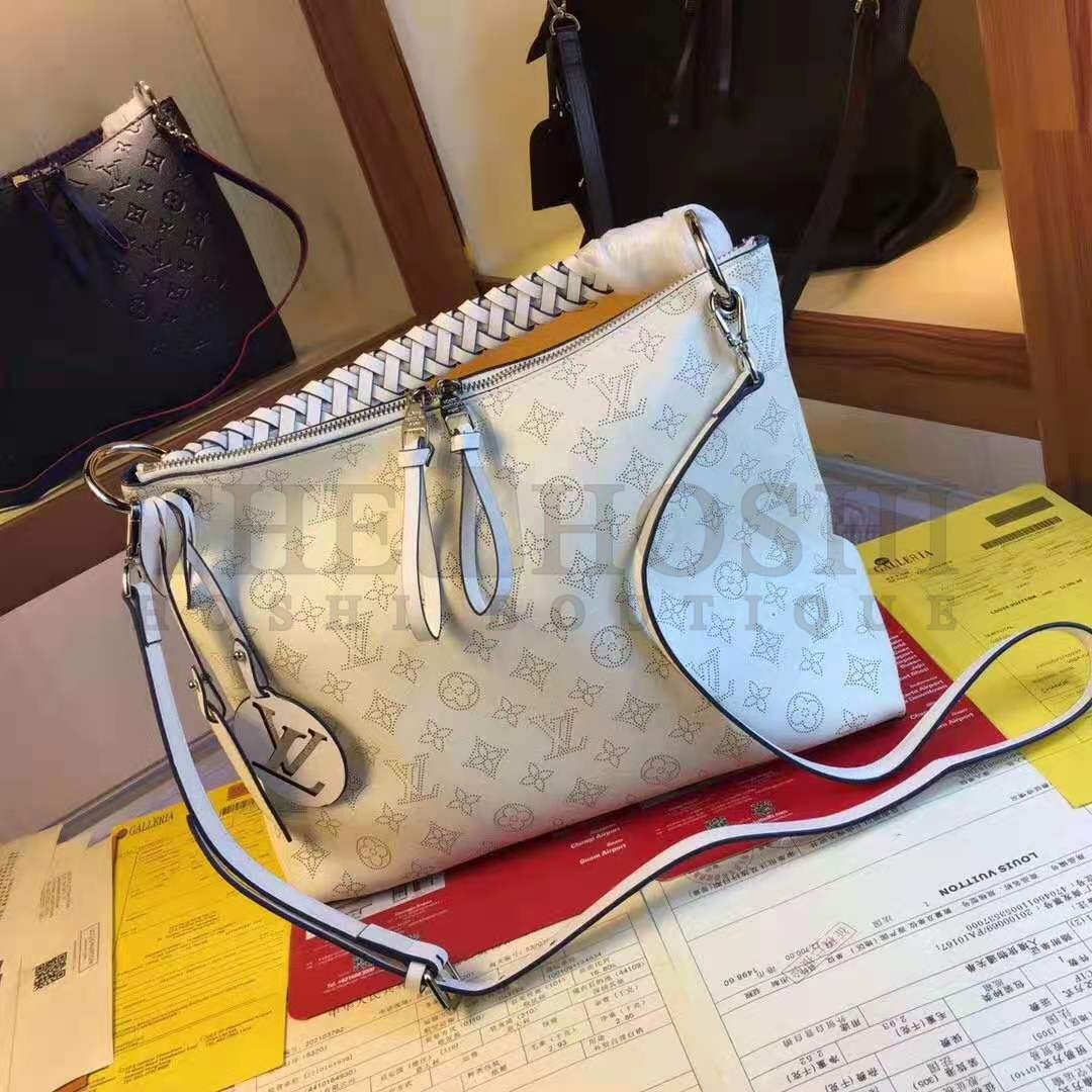 L0vis Vvtt0n LV Women Beaubourg Hobo Bag Snow White Mahina Perforated Calf Leather Master Quality