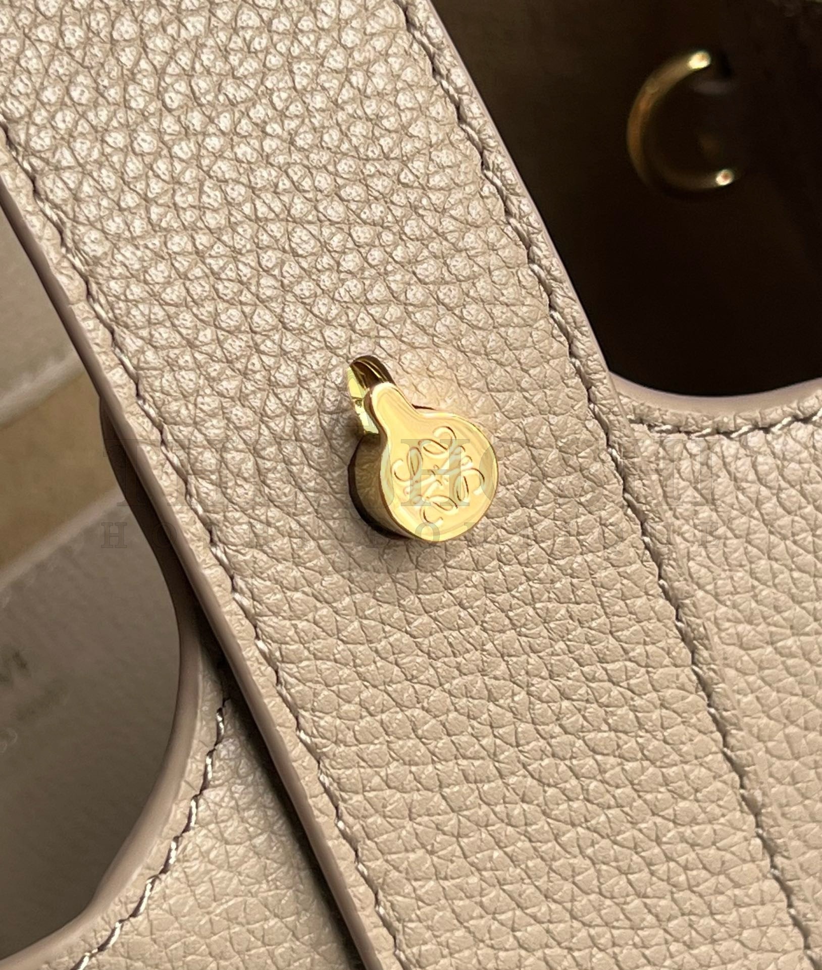 L0ew* Mini Pebble Bucket Bag in Sand Grained Leather Master Quality