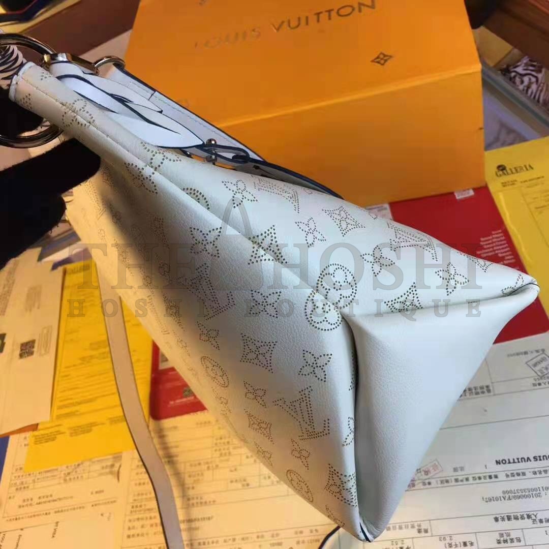 L0vis Vvtt0n LV Women Beaubourg Hobo Bag Snow White Mahina Perforated Calf Leather Master Quality