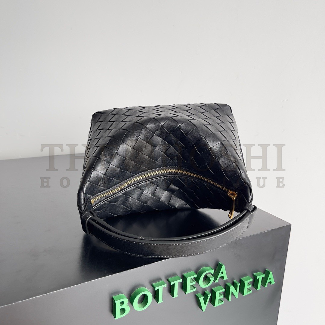 B0tt*ga Ven*ta Mini Wallace Bag in Black Intrecciato Calfskin Master Quality