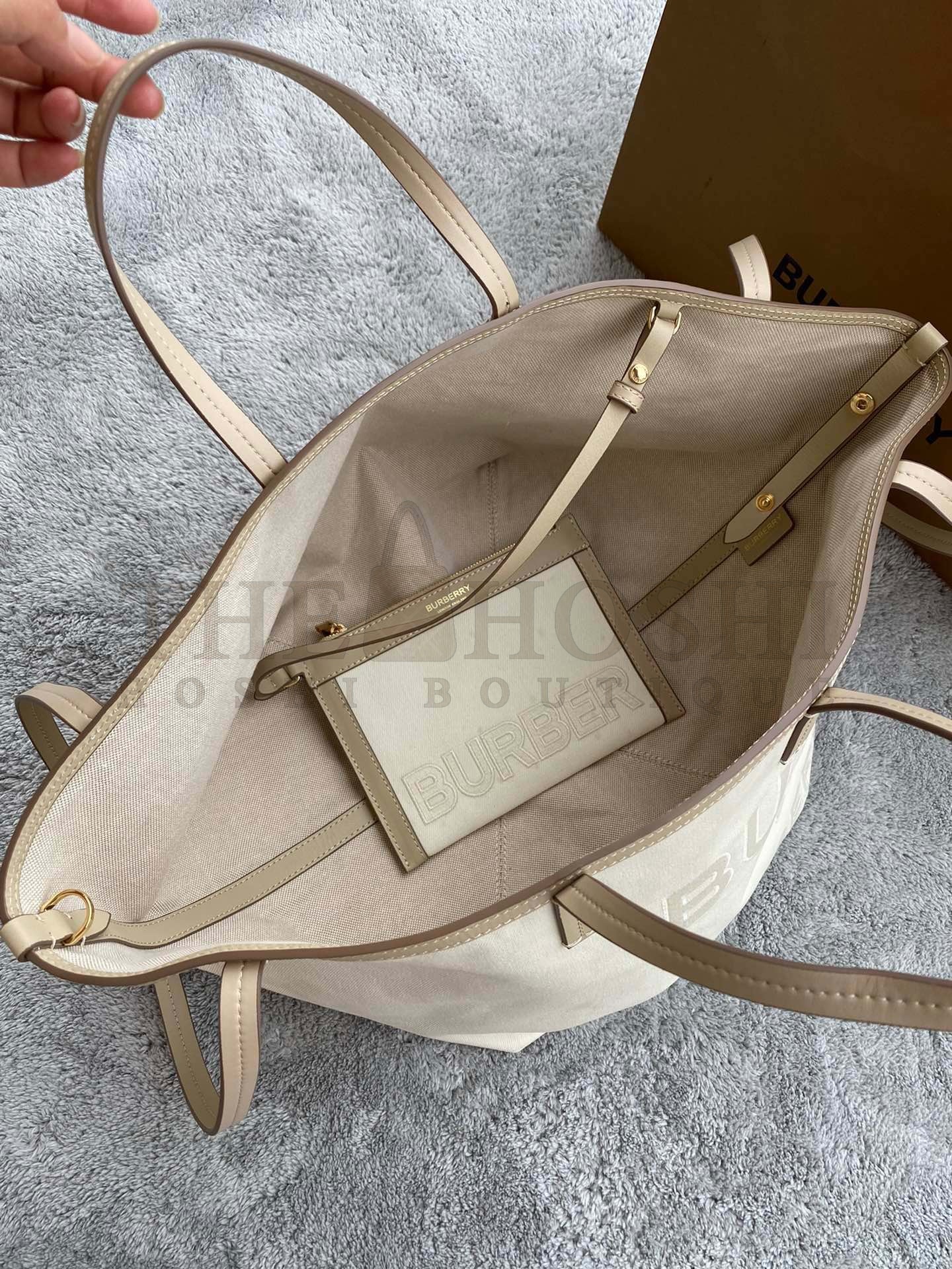 Bv*b*rry tote bag 24 x 30 x 25cm Master Quality