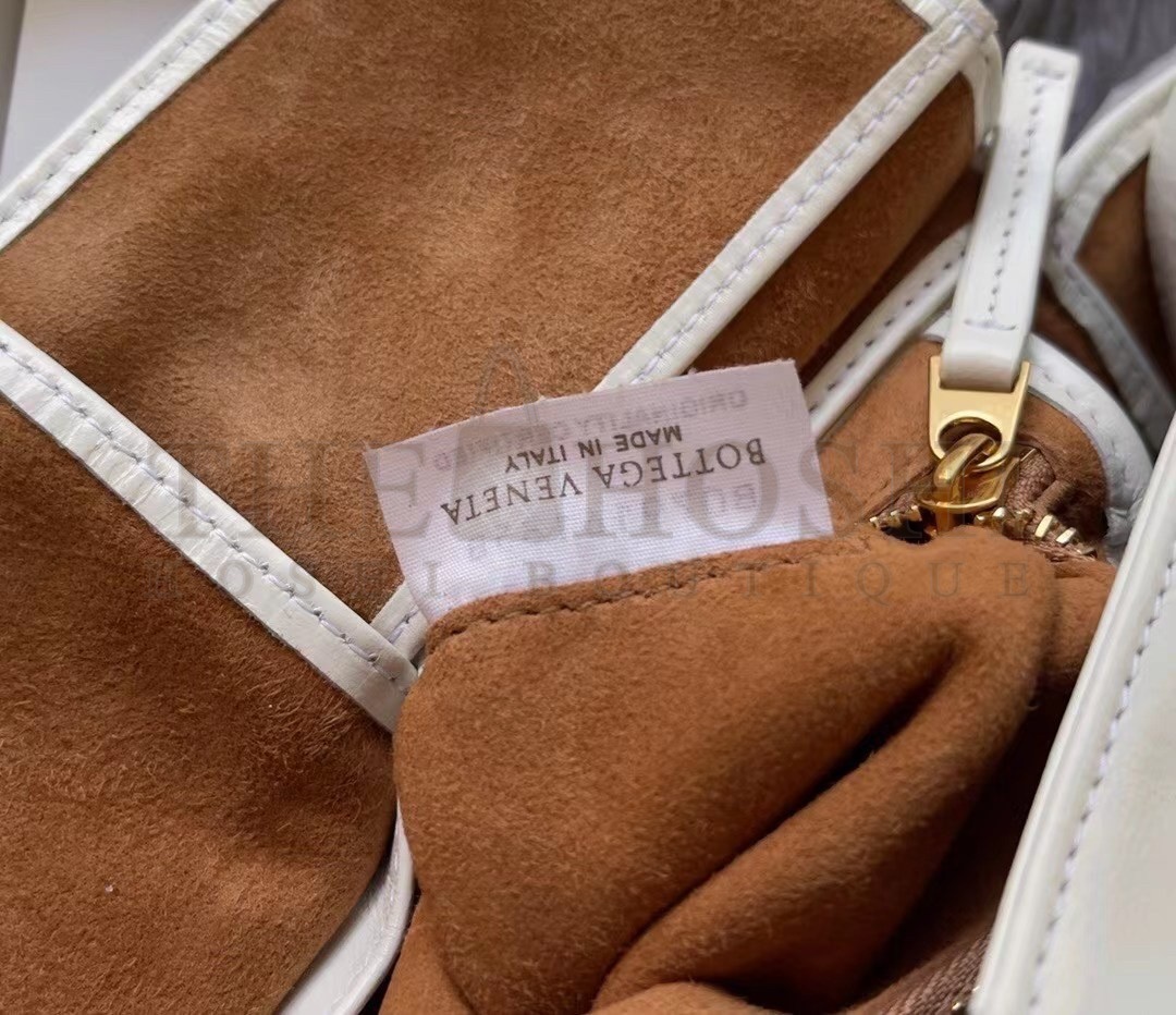 B0tt*ga Ven*ta Mini Arco Bag In White Intrecciato Leather Master Quality