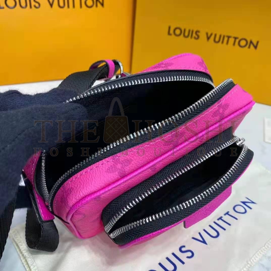 L0vis Vvtt0n LV Women Outdoor Pouch Taigarama Pink Rose Coated Canvas Cowhide Leather Master Quality
