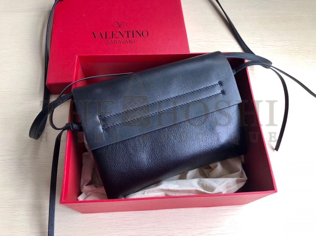 Va1e*ntin0 Small Vring Crossbody Bag In Black Calfskin Master Quality
