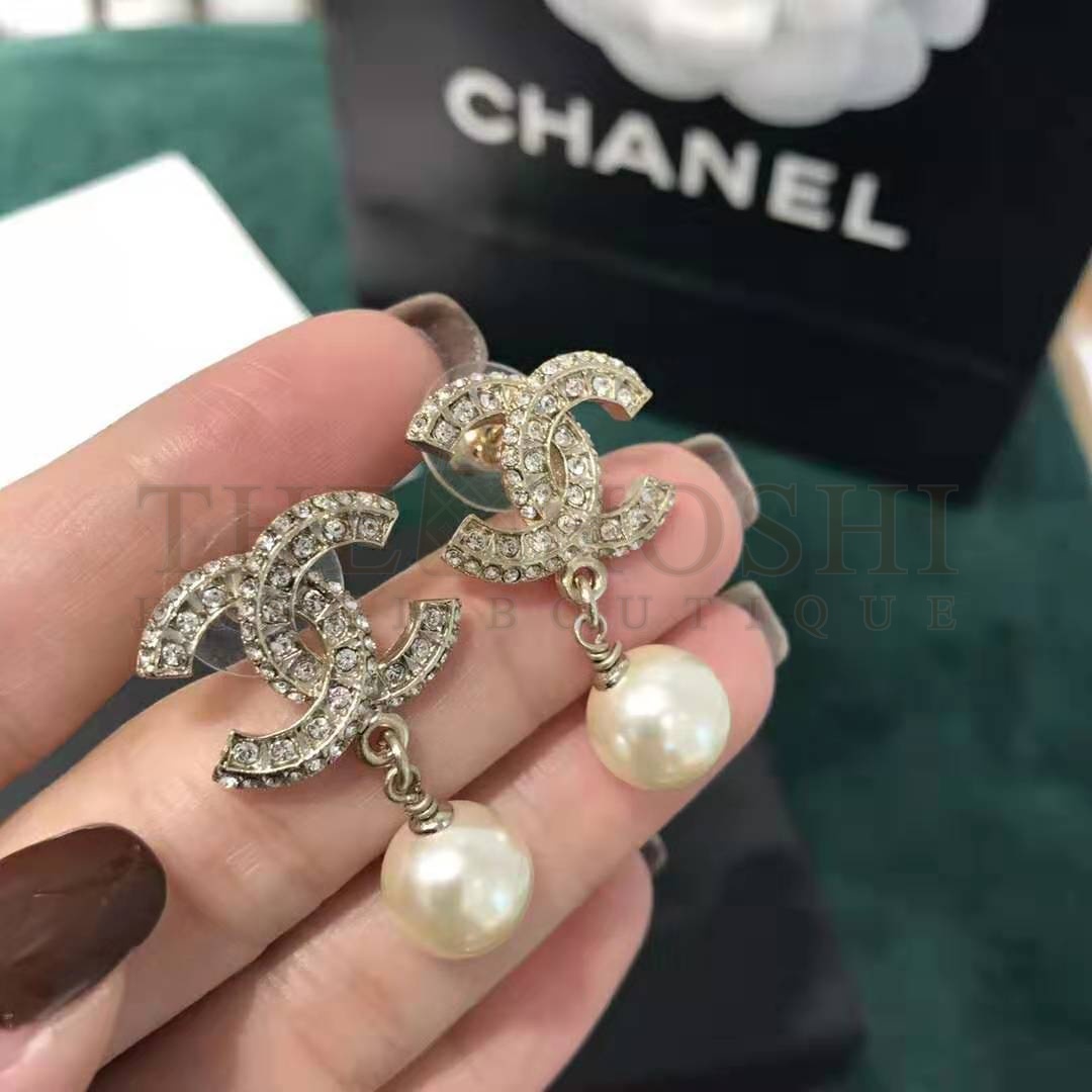 Ch**el Women Earrings in Metal Glass Pearls Resin & Diamantés-White Master Quality