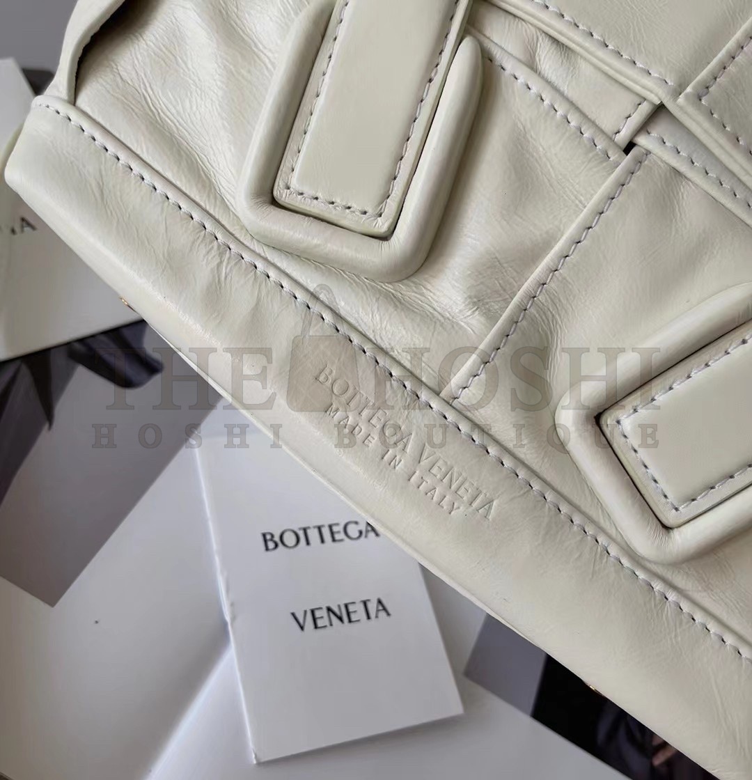 B0tt*ga Ven*ta Mini Arco Bag In White Intrecciato Leather Master Quality