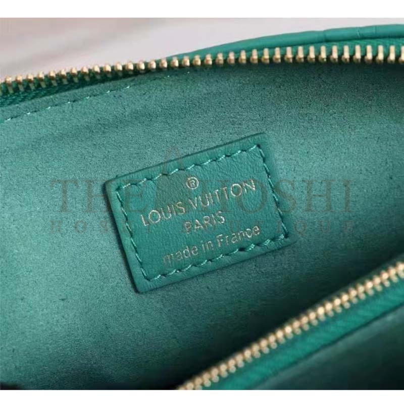 L0vis Vvtt0n LV Women Coussin BB Handbag Emerald Monogram Embossed Puffy Lambskin Master Quality
