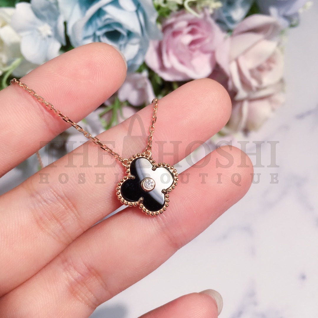 V*n Cl**f & Arpels Onyx D1am0nd Clover Necklace, Vintage Alhambra pendant Master Quality