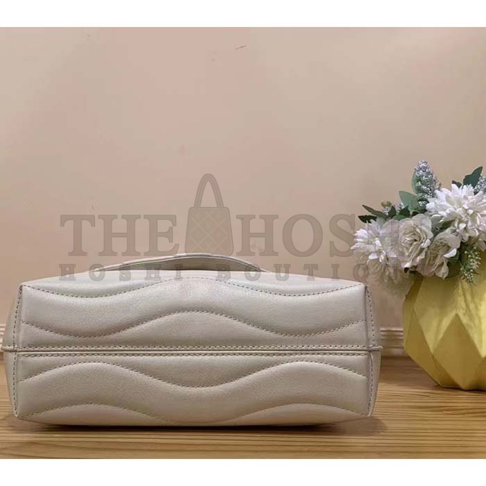 L0vis Vvtt0n LV Women Hold Me Top-Handle Bag Beige Smooth Cowhide Leather Master Quality