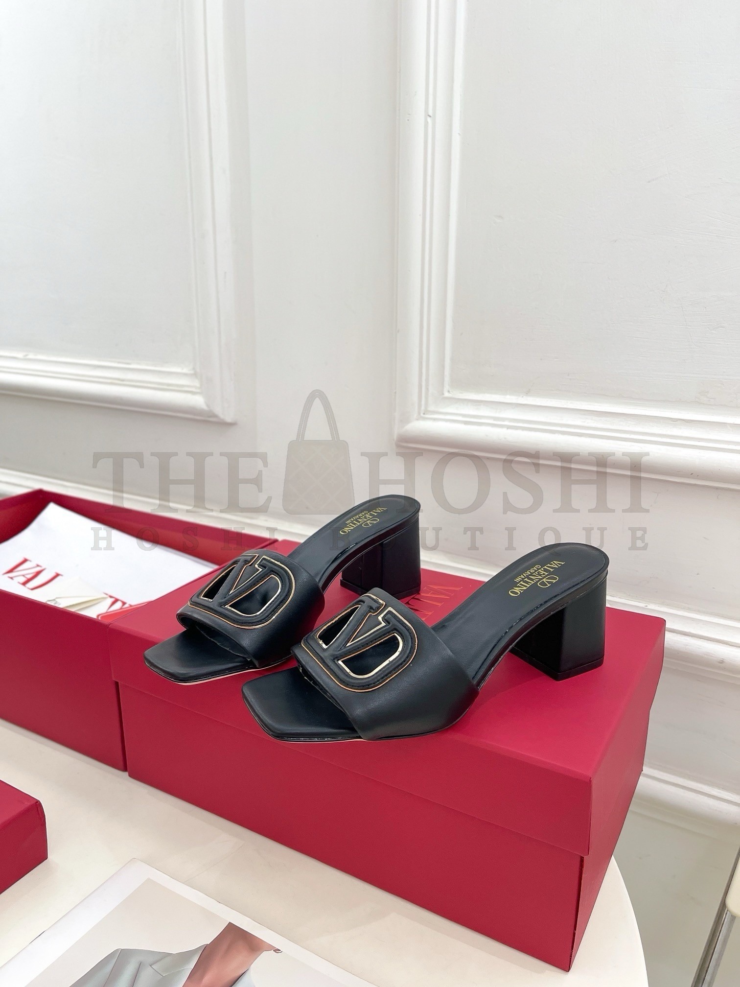 Va1e*ntin0 VLogo Cut-out Slide Sandals 60mm in Black Leather Master Quality