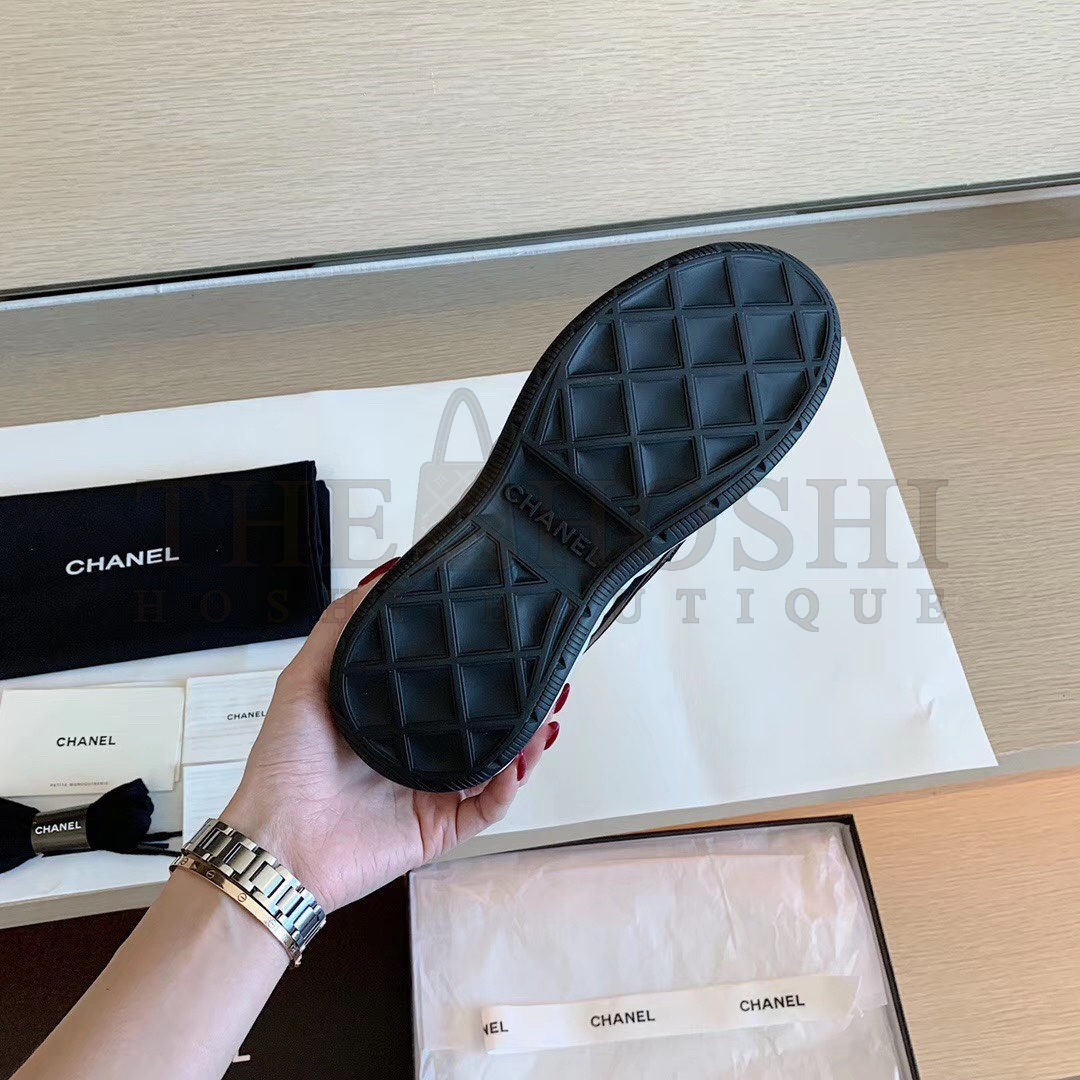 Ch**el Women Sneakers in Velvet Calfskin &amp; Mixed Fibers 1 cm Heel-Beige Master Quality