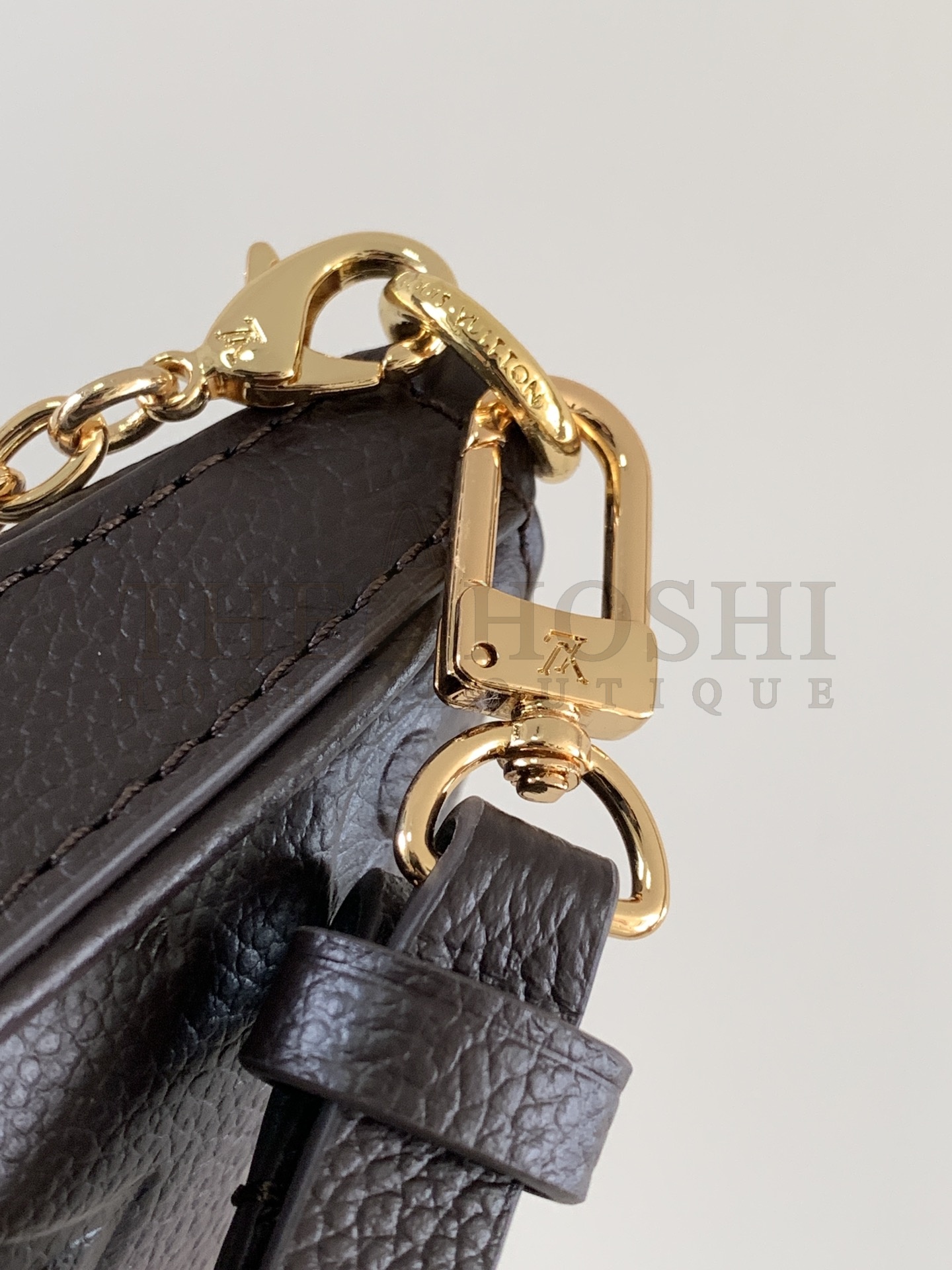 L0vis Vvtt0n LV Women Easy Pouch Wine Red Monogram Empreinte Embossed Grained Cowhide Leather Master Quality